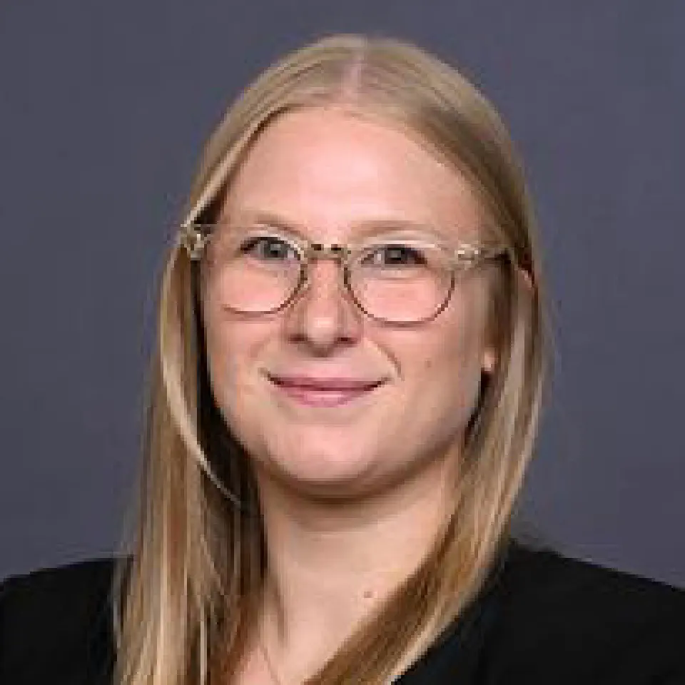 Portrait of Liz Hoadley