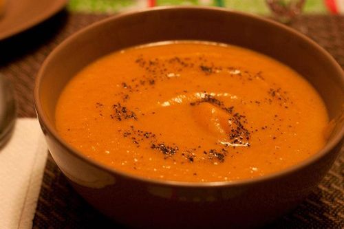 SLOW COOKER CURRIED SWEET POTATO AND CARROT SOUP
